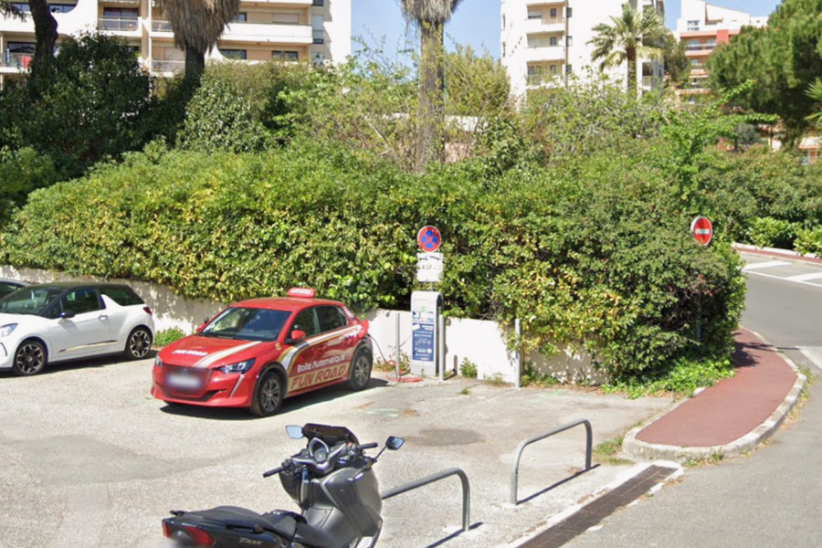 Electric vehicle charging station Parking Buffon_Le Cannet