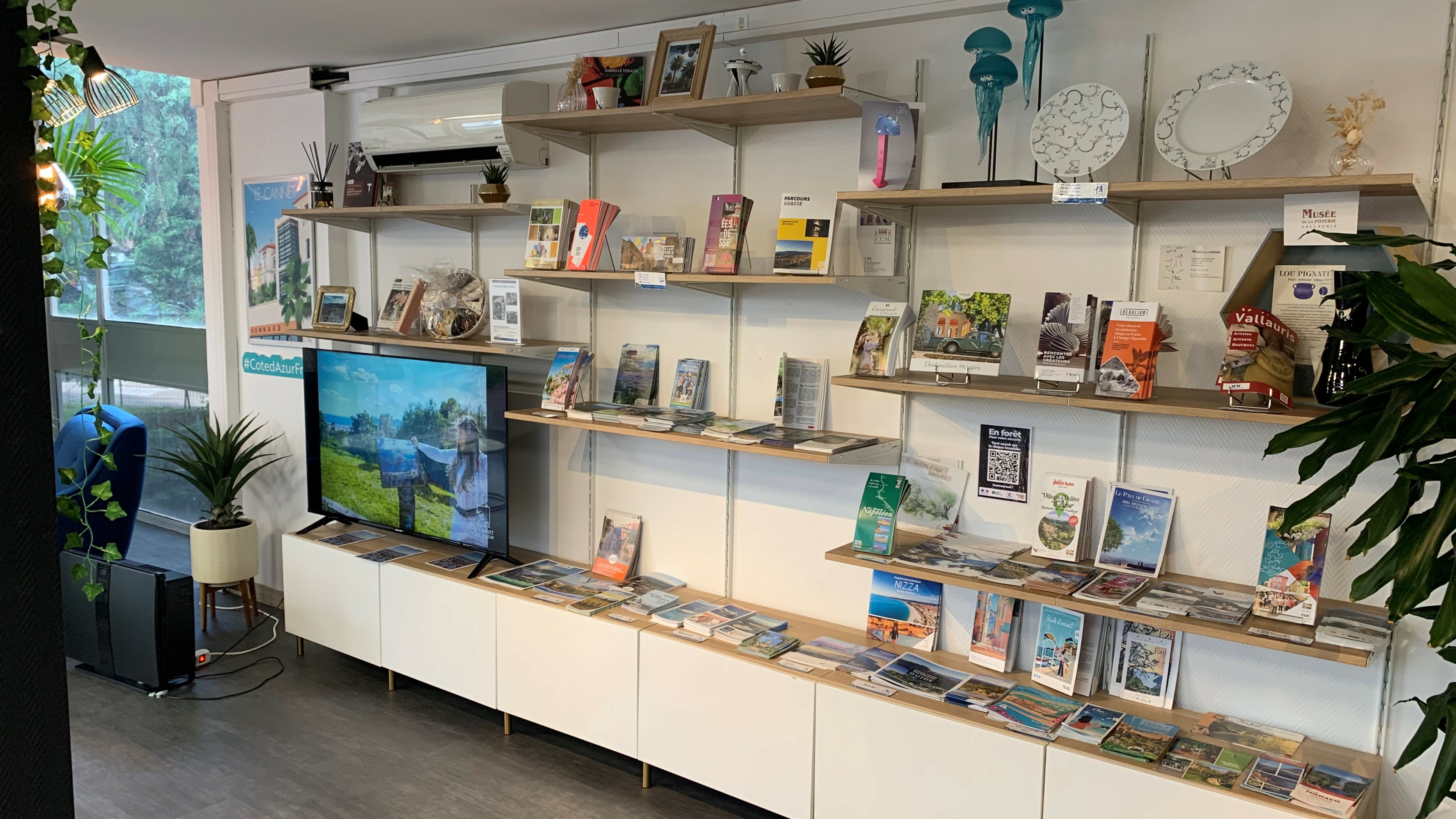 Brochures - Le Cannet Tourisme